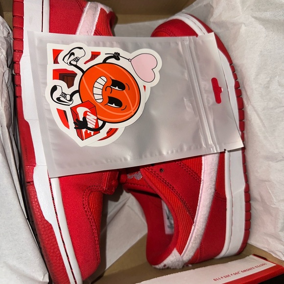 Nike Valentine Red dunk low - Picture 5 of 8